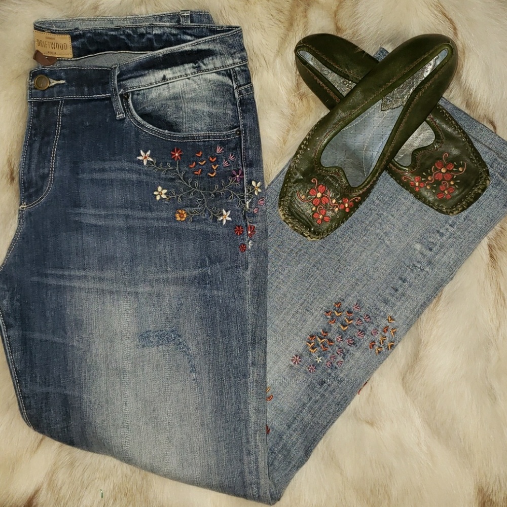 Driftwood embroidered Jean's size 32